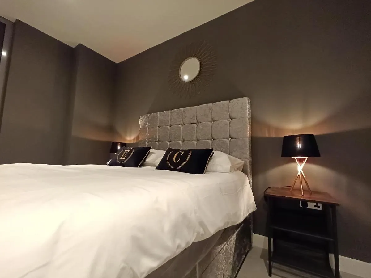 New - Studio Apartments In Eurocity - Large Pool - Rock Or Sea Views - Balcony - Free Parking - Holiday And Short Let Apartments In Gibraltar 0*,  Gibraltar
