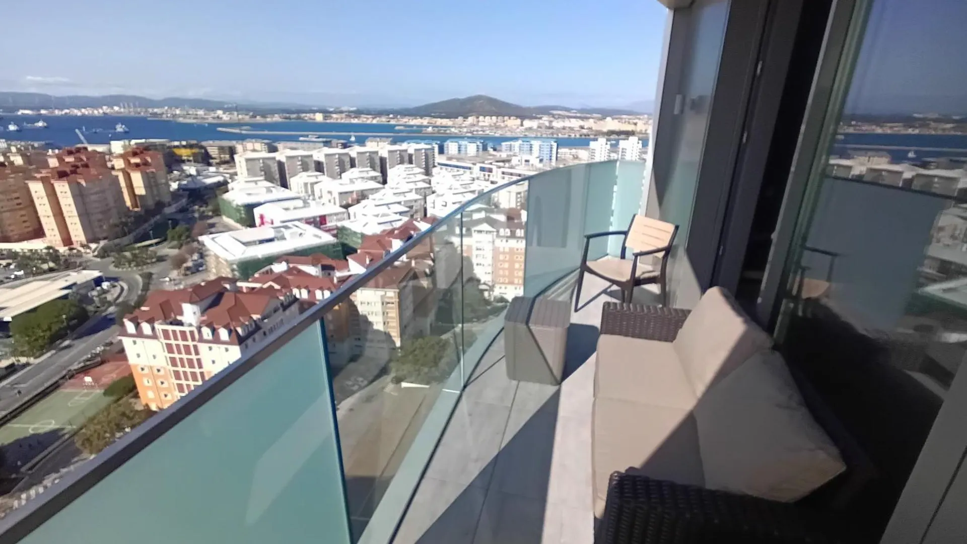 New - Studio Apartments In Eurocity - Large Pool - Rock Or Sea Views - Balcony - Free Parking - Holiday And Short Let Apartments In Gibraltar 0*,  Gibraltar