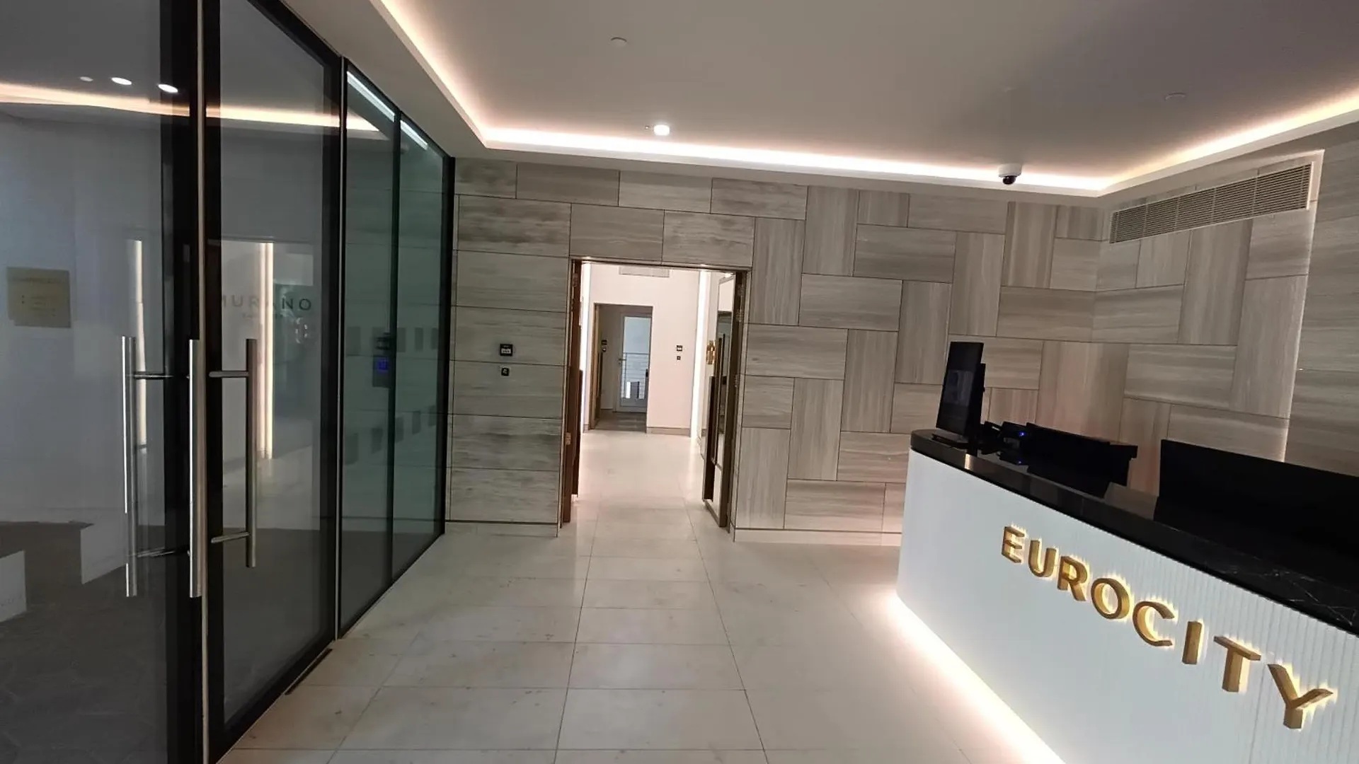 New - Studio Apartments In Eurocity - Large Pool - Rock Or Sea Views - Balcony - Free Parking - Holiday And Short Let Apartments In Gibraltar