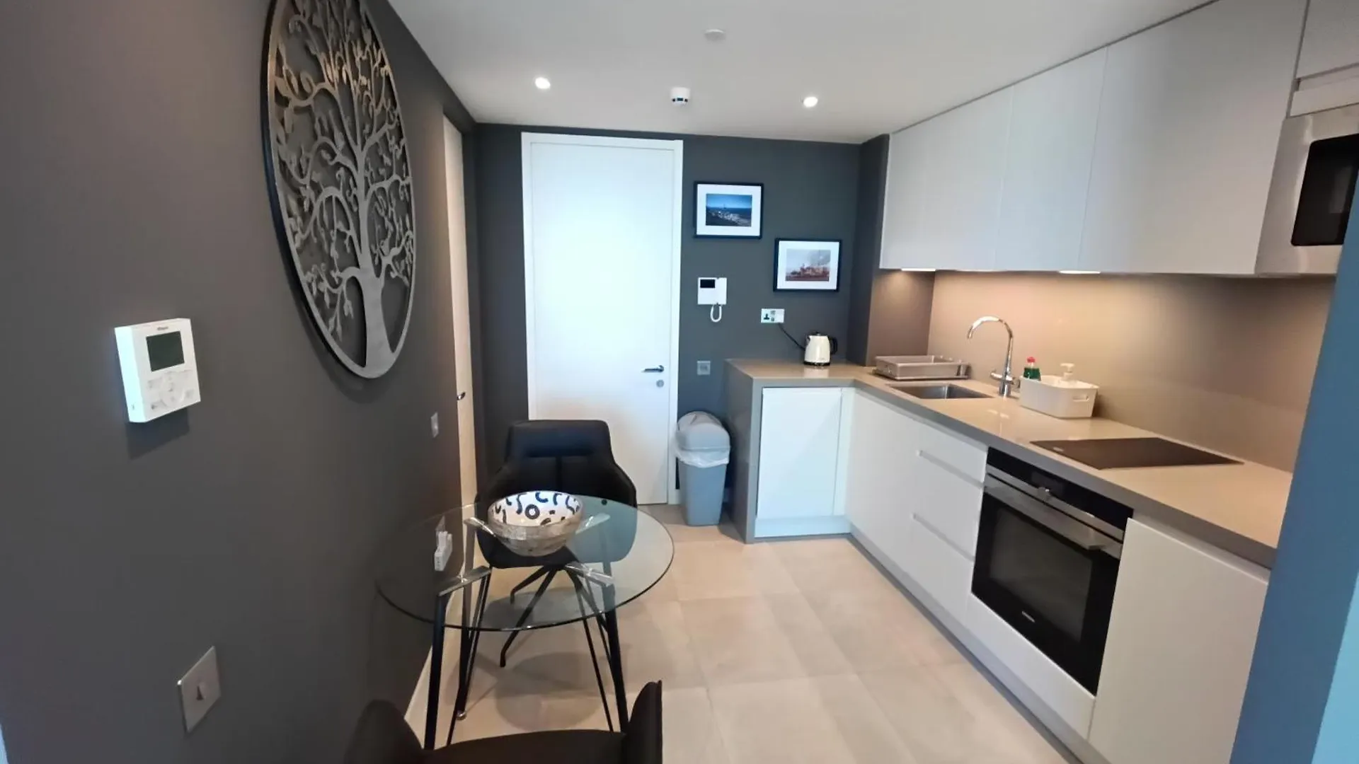 New - Studio Apartments In Eurocity - Large Pool - Rock Or Sea Views - Balcony - Free Parking - Holiday And Short Let Apartments In Gibraltar