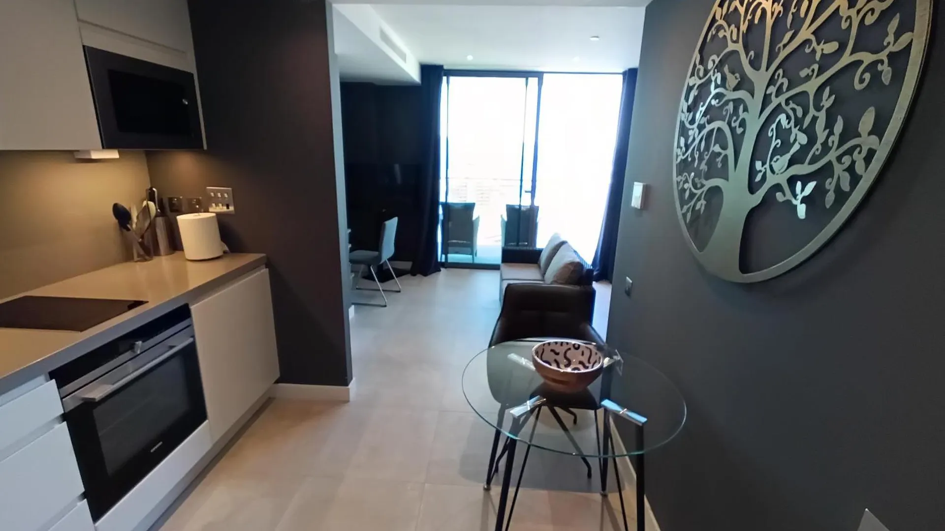 New - Studio Apartments In Eurocity - Large Pool - Rock Or Sea Views - Balcony - Free Parking - Holiday And Short Let Apartments In Gibraltar