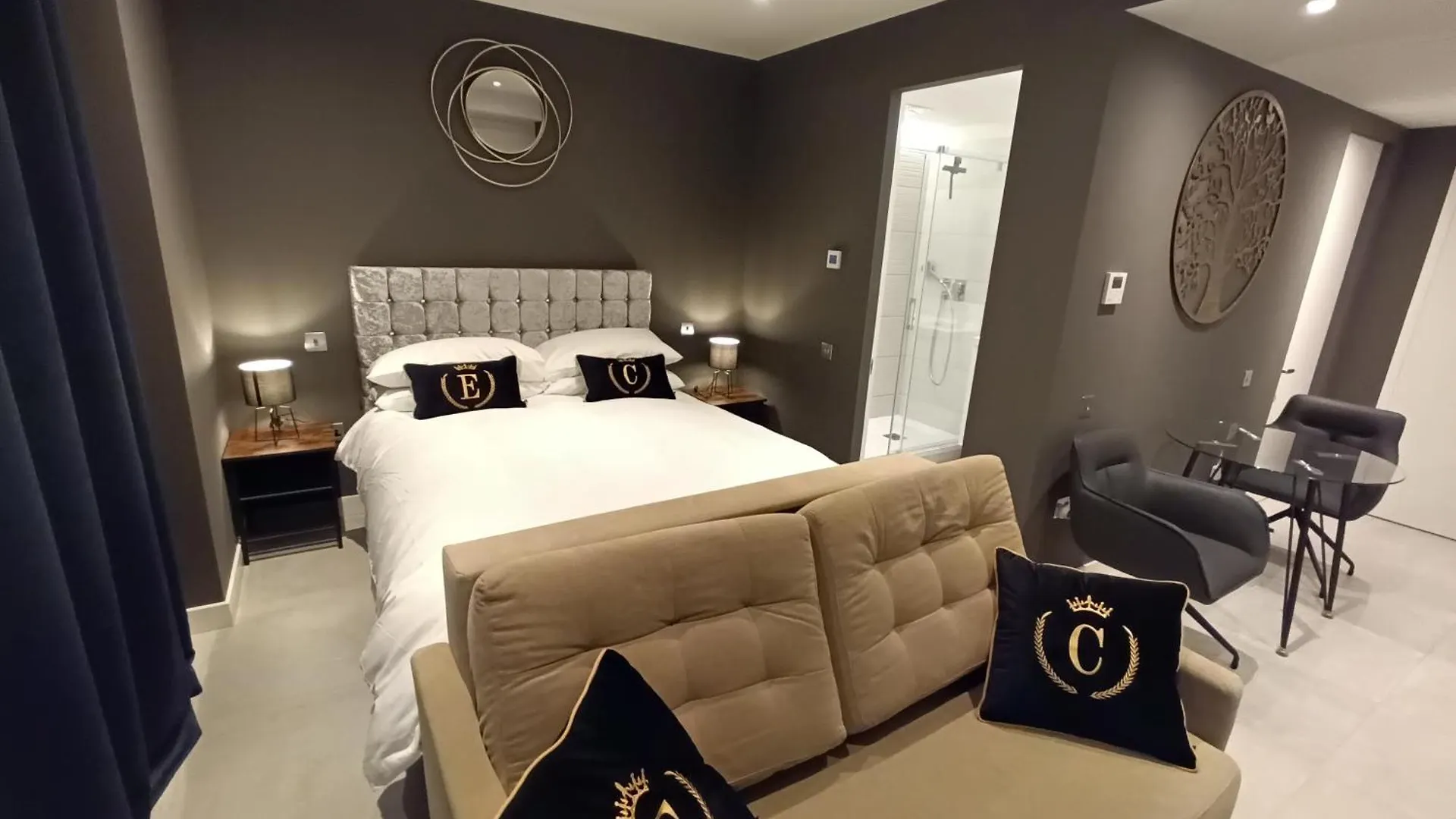New - Studio Apartments In Eurocity - Large Pool - Rock Or Sea Views - Balcony - Free Parking - Holiday And Short Let Apartments In Gibraltar 0*,