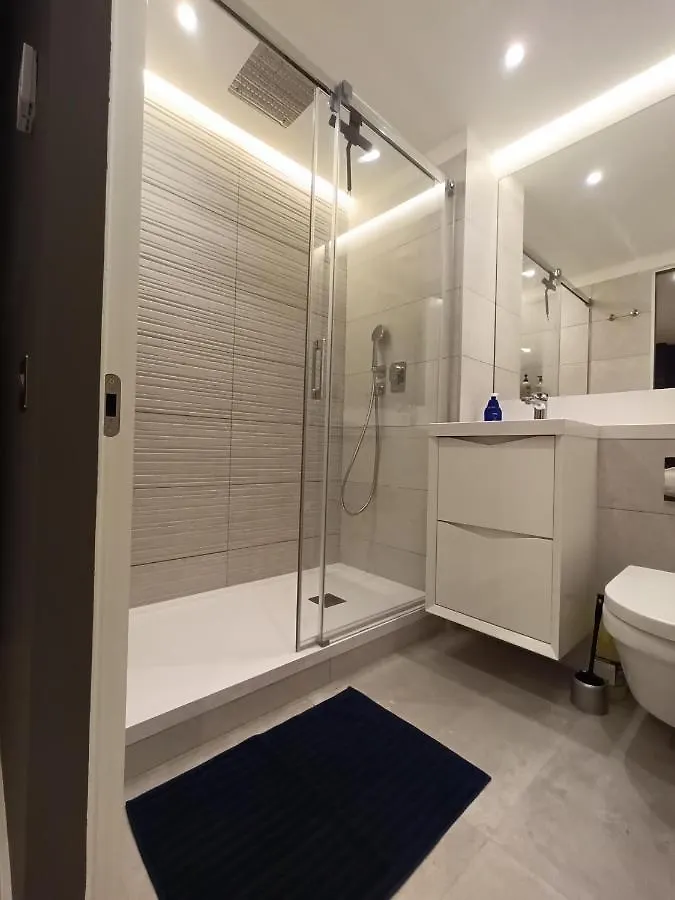 New - Studio Apartments In Eurocity - Large Pool - Rock Or Sea Views - Balcony - Free Parking - Holiday And Short Let Apartments In גיברלטר