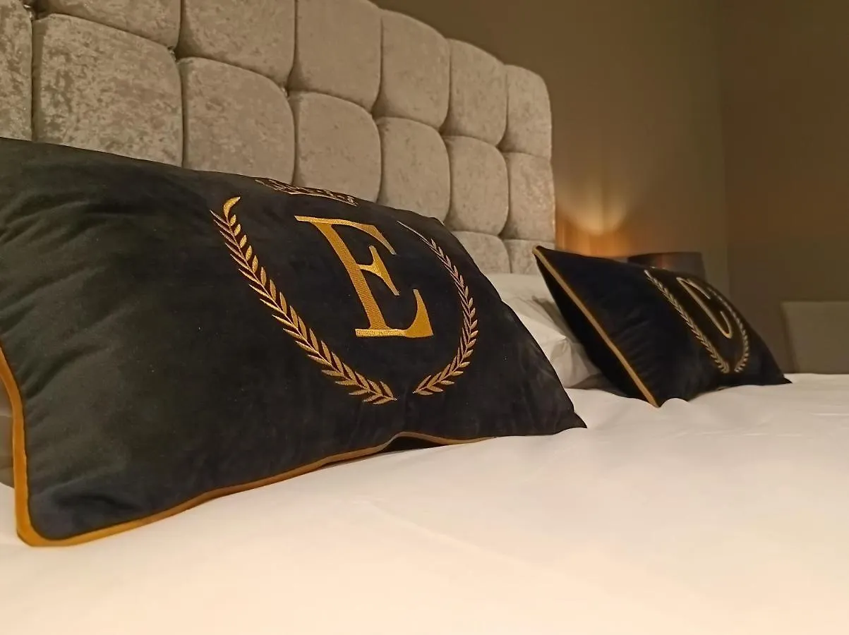 New - Studio Apartments In Eurocity - Large Pool - Rock Or Sea Views - Balcony - Free Parking - Holiday And Short Let Apartments In גיברלטר גיברלטר