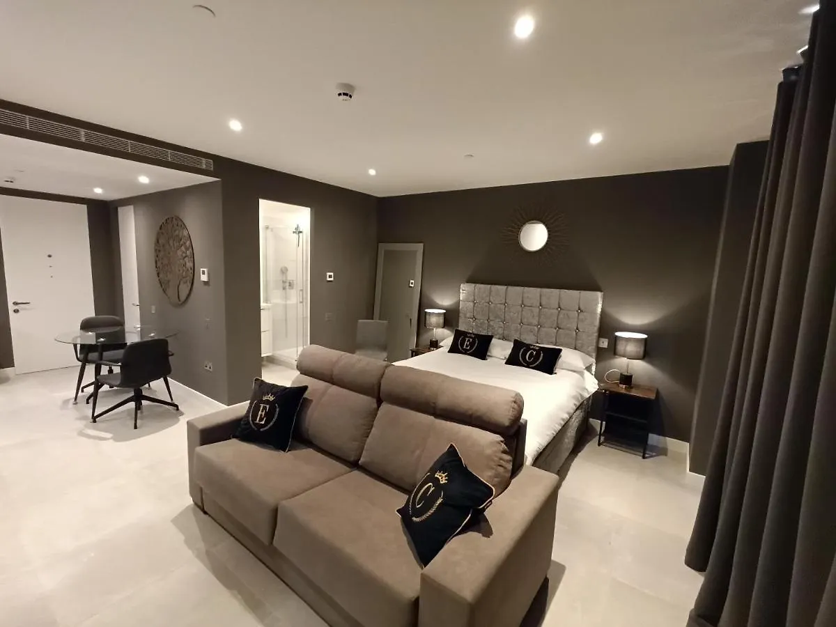 New - Studio Apartments In Eurocity - Large Pool - Rock Or Sea Views - Balcony - Free Parking - Holiday And Short Let Apartments In גיברלטר