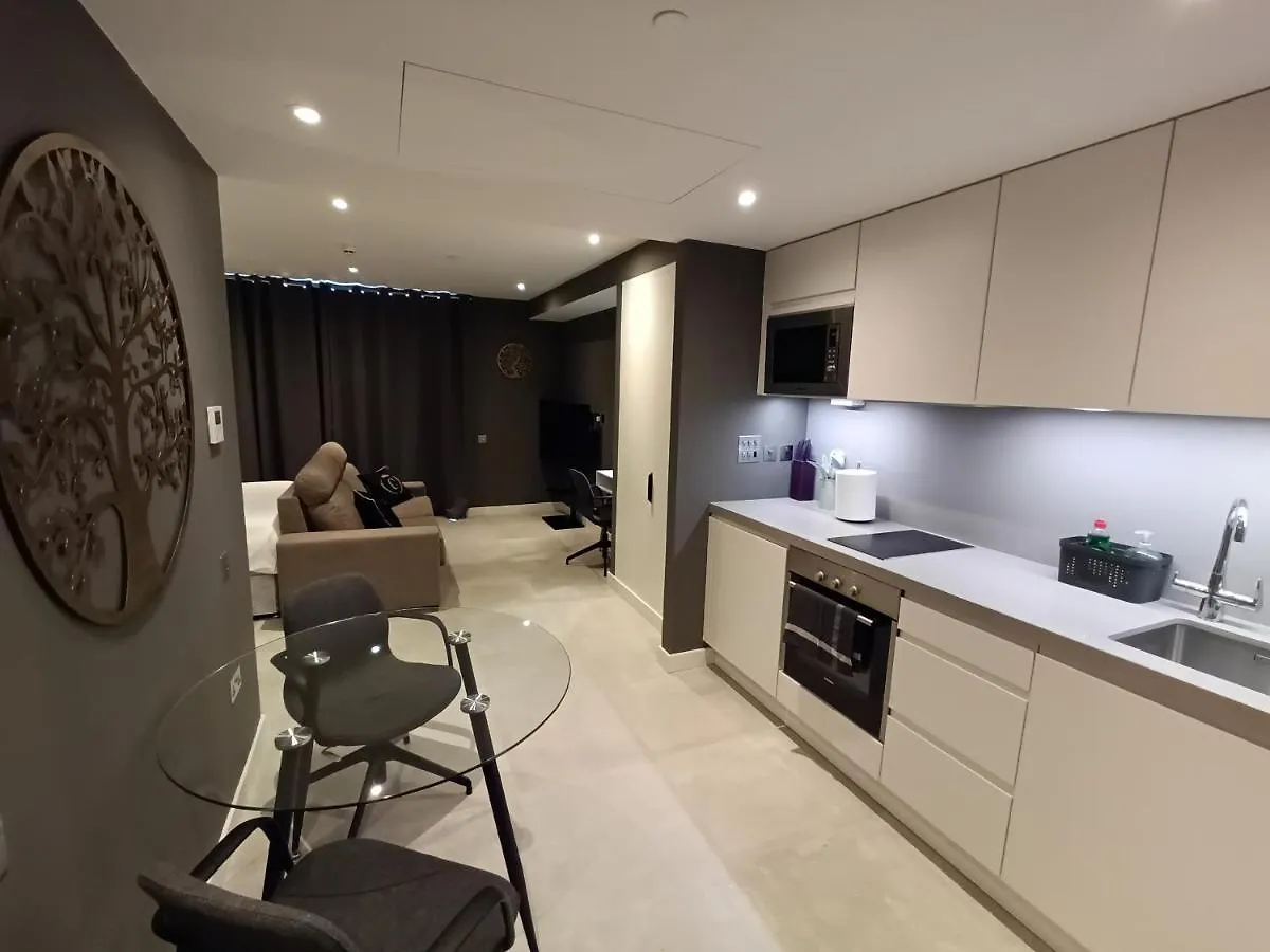 New - Studio Apartments In Eurocity - Large Pool - Rock Or Sea Views - Balcony - Free Parking - Holiday And Short Let Apartments In גיברלטר