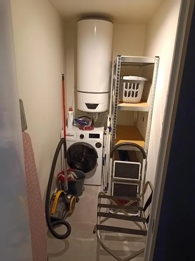New - Studio Apartments In Eurocity - Large Pool - Rock Or Sea Views - Balcony - Free Parking - Holiday And Short Let Apartments In גיברלטר